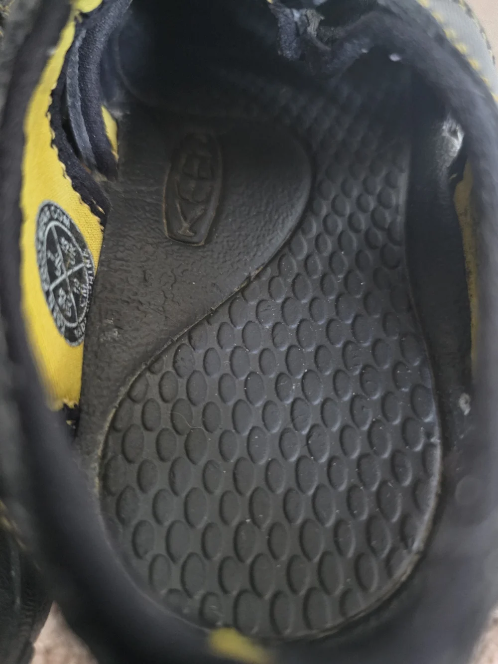 KEEN Newport H2 Waterproof Sandals Kids Child Size 1 Black Yellow Hiking Shoes